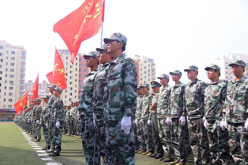我校隆重举行2017级新生开学典礼暨军训阅兵仪式